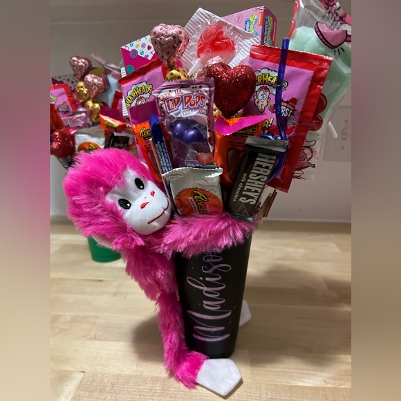 Valentine’s day candy bouquet gift set - Picture 2 of 6